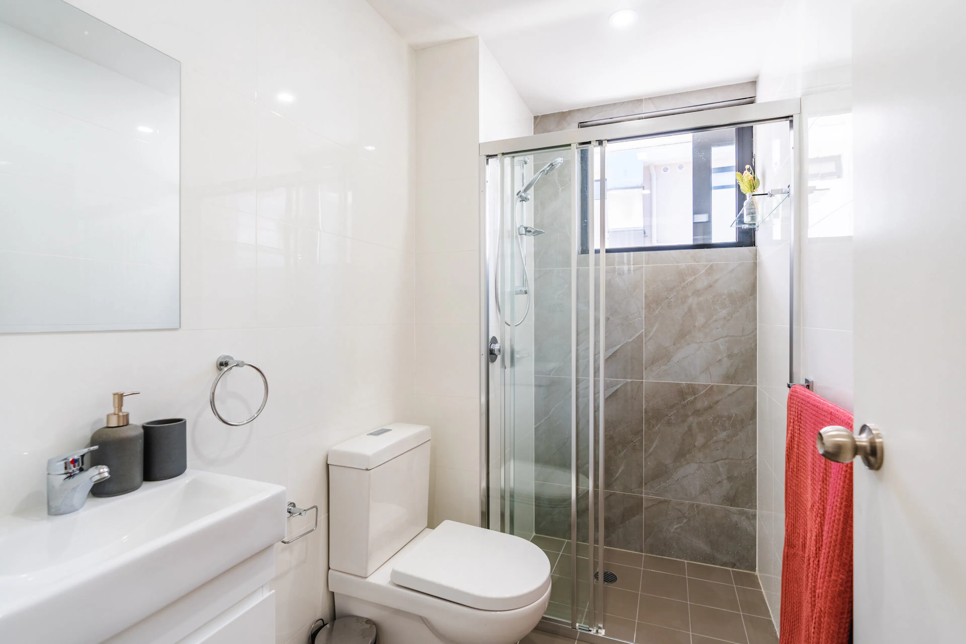 Urban Plus BATHROOM 4