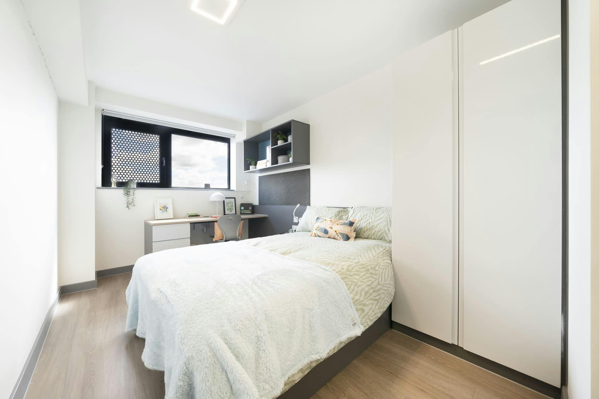 Silver Ensuite Mid Level