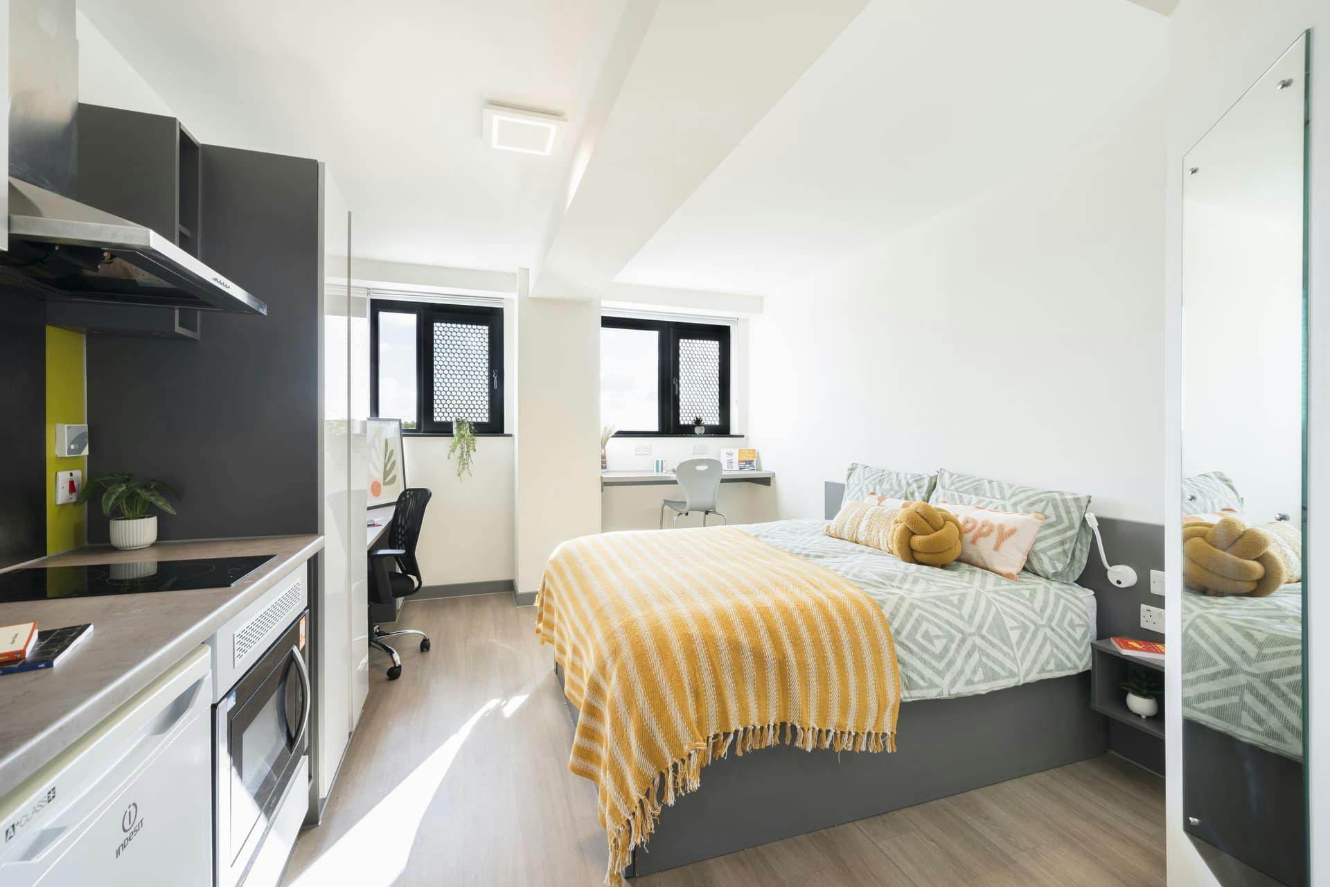 Silver Studio Mid Level