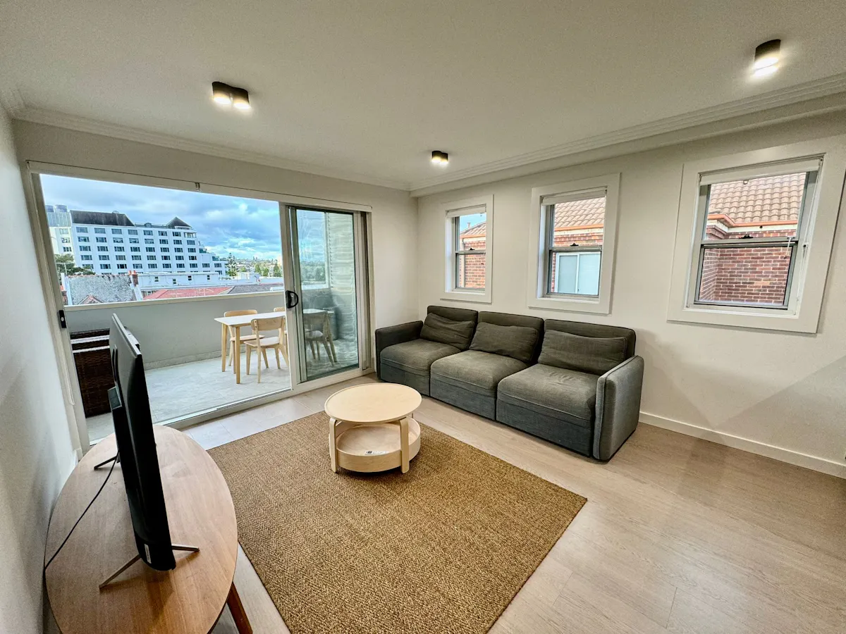 2 Bedroom 1 Bathroom Apartment ROOM