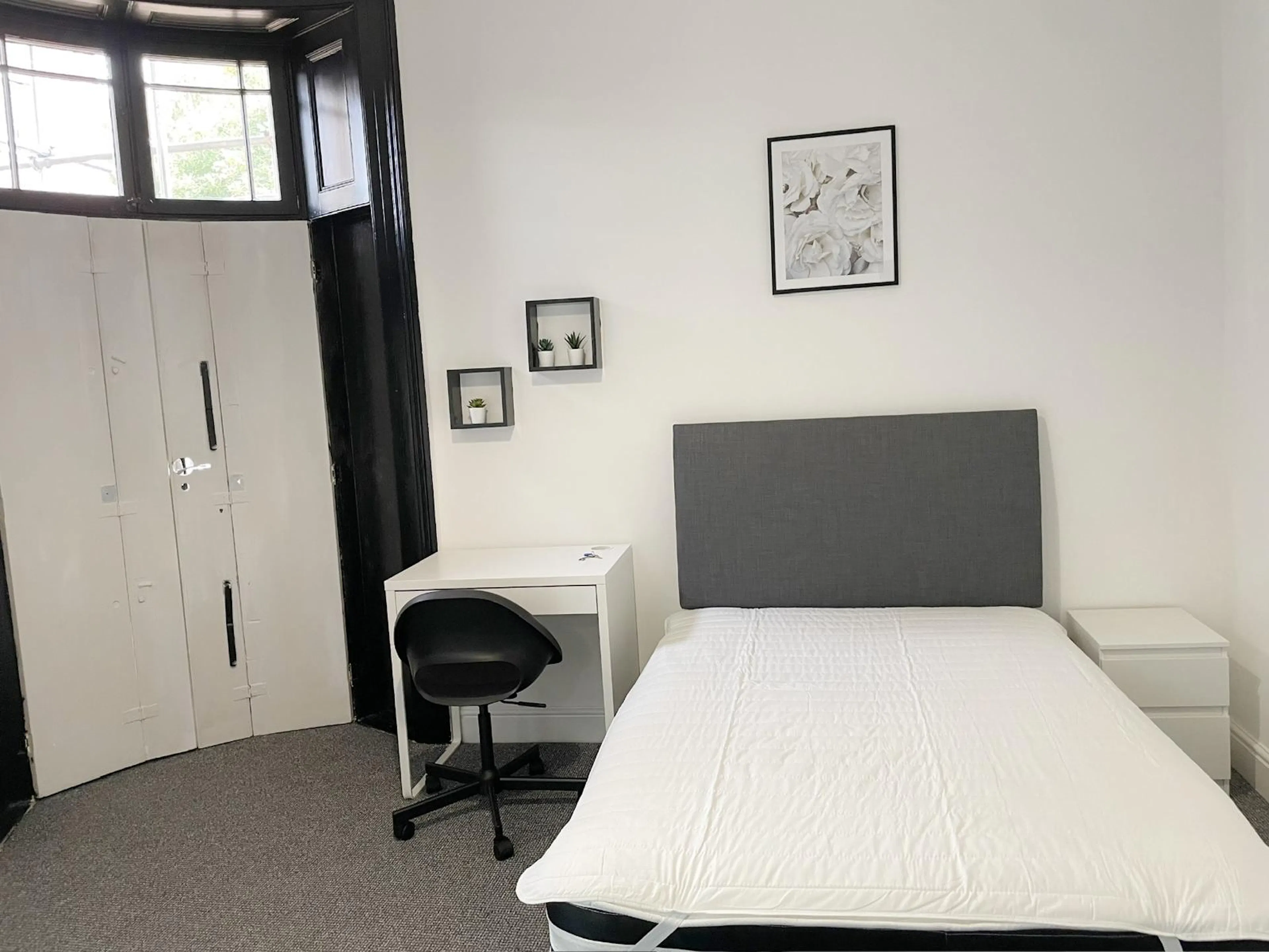 ROOM ROOM 1