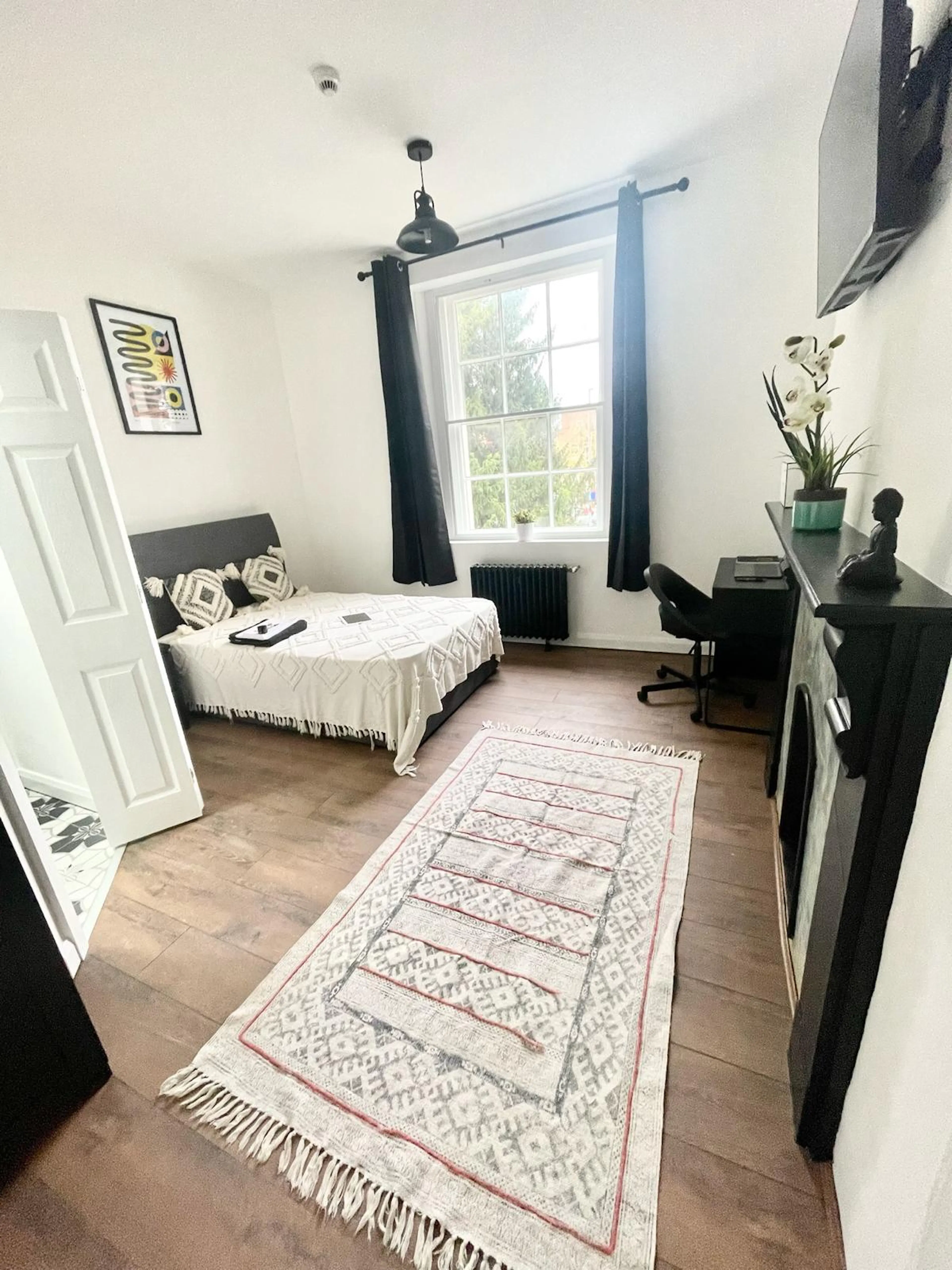 ROOM ROOM 1