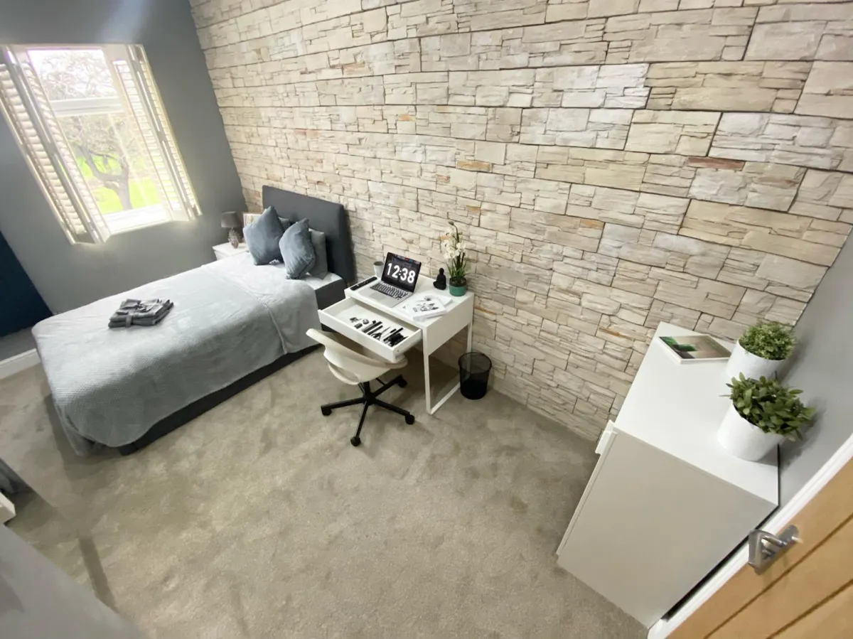 ROOM ROOM