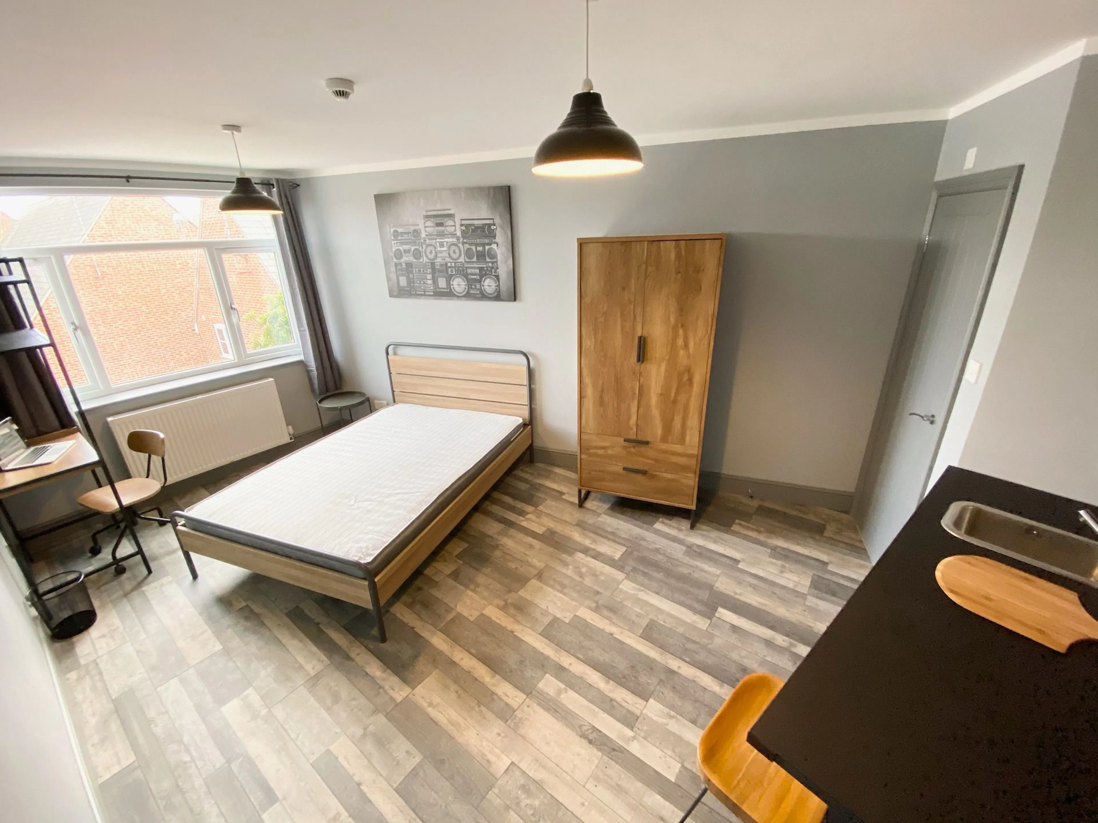 ROOM ROOM 1