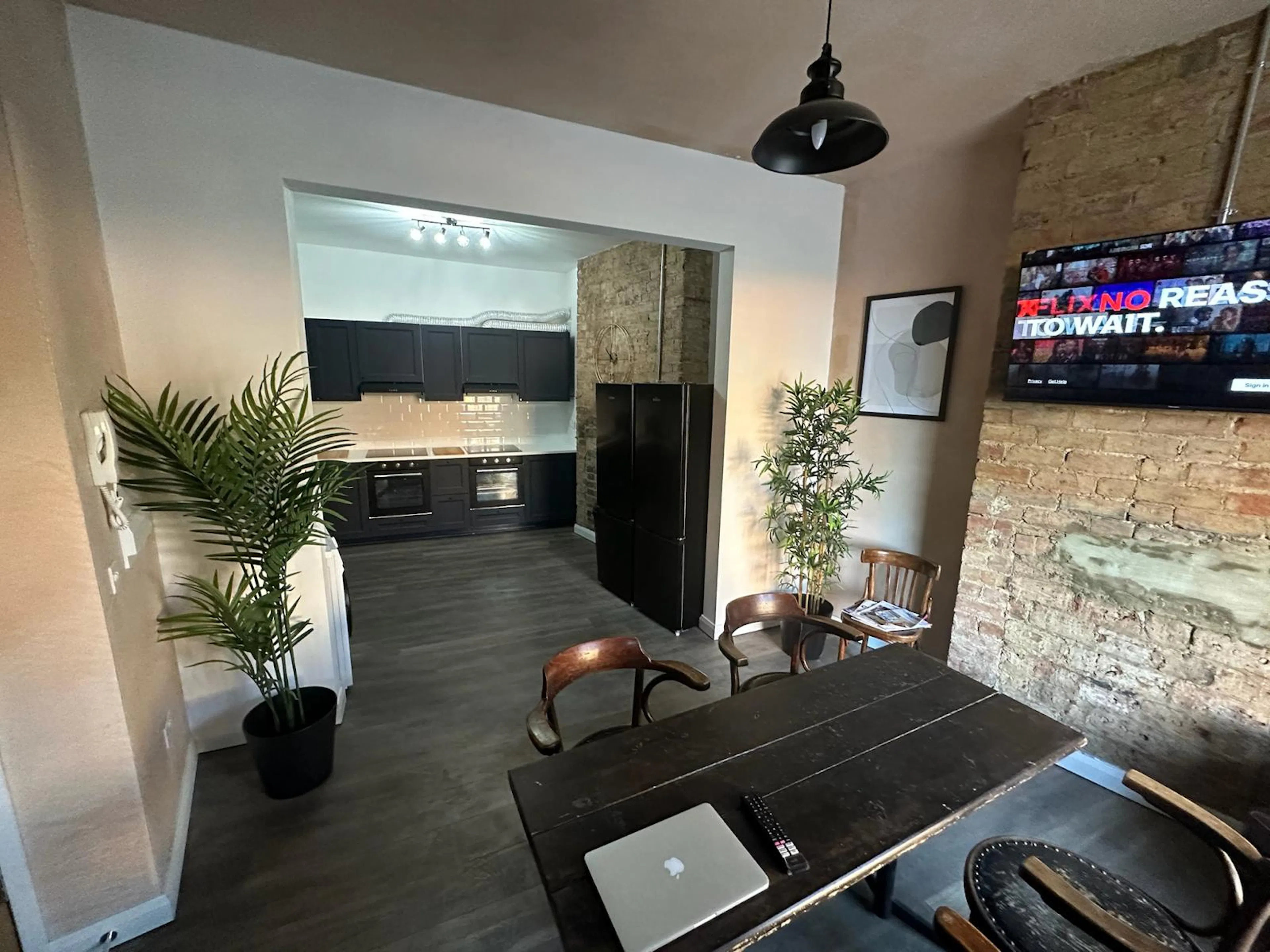 ROOM ROOM 4