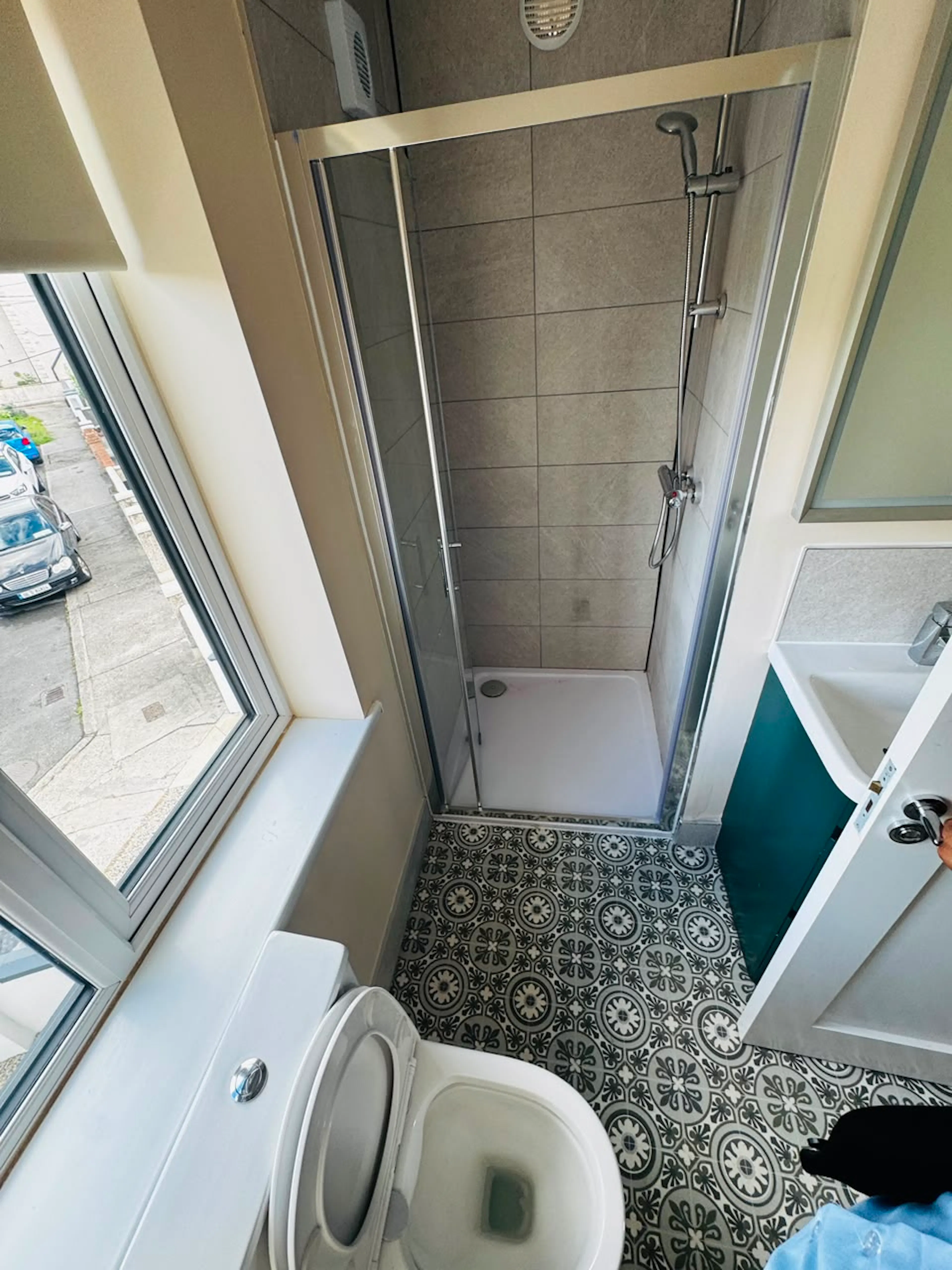 Double Room BATHROOM 2