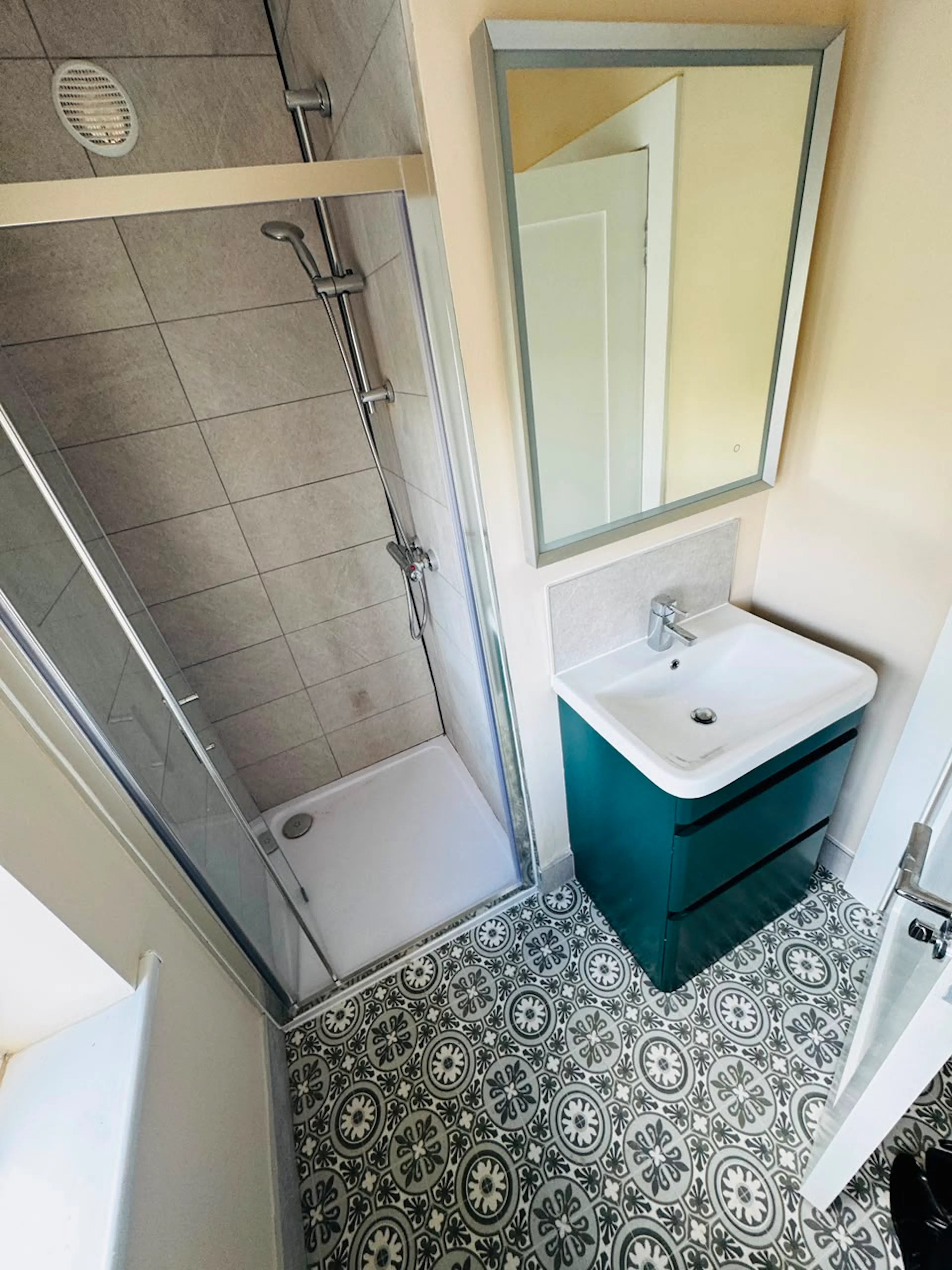 BATHROOM BATHROOM 1