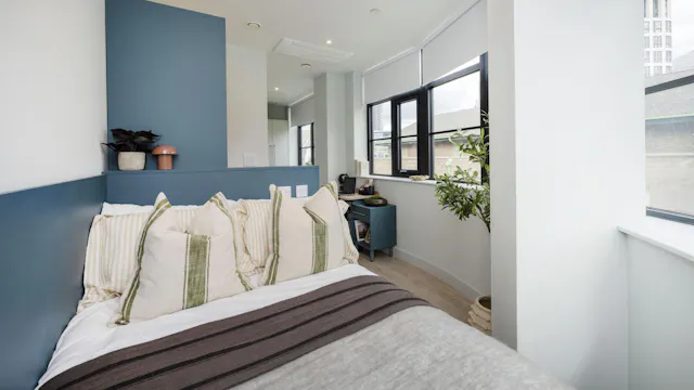 Platinum Studio room image 1