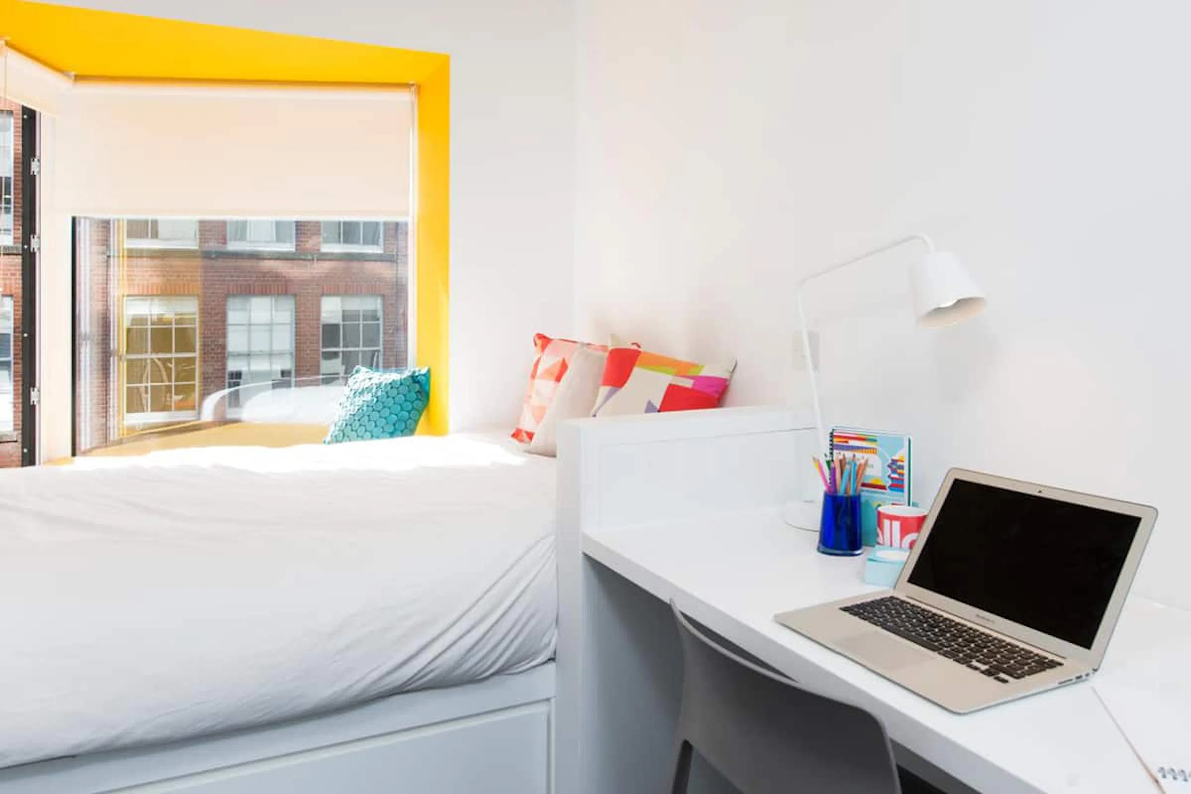 Window Seat Ensuite ROOM 4