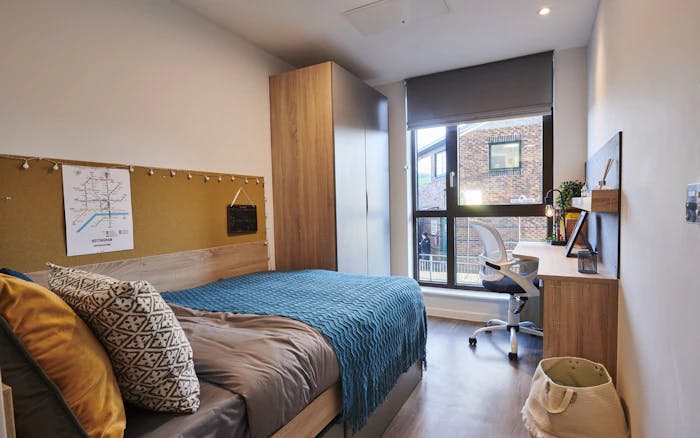 Standard En-Suite