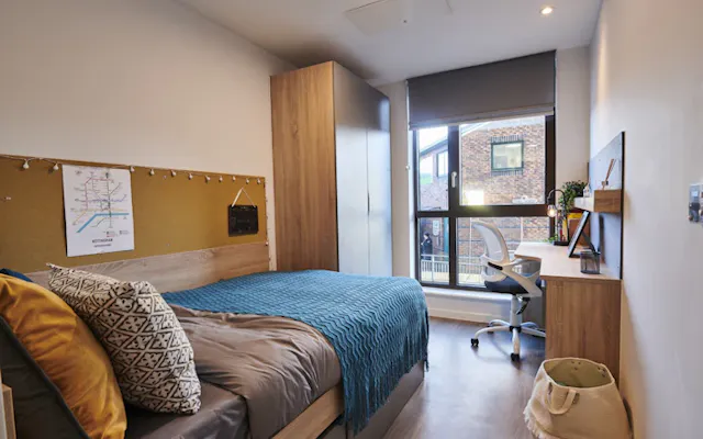 Standard En-Suite room image 1