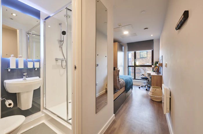 Standard En-Suite