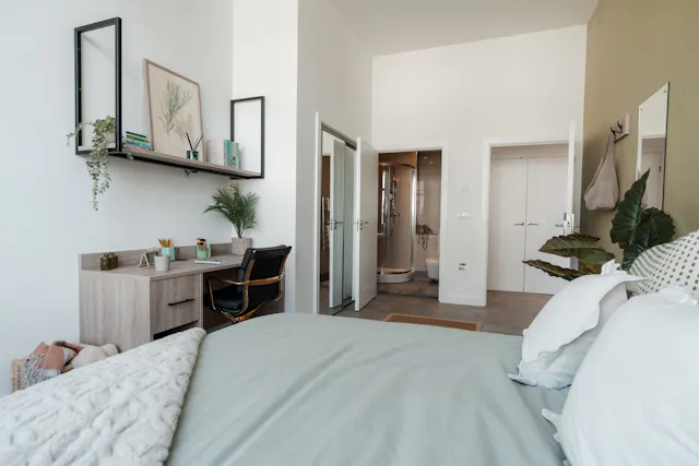 Superior En-suite room image 2