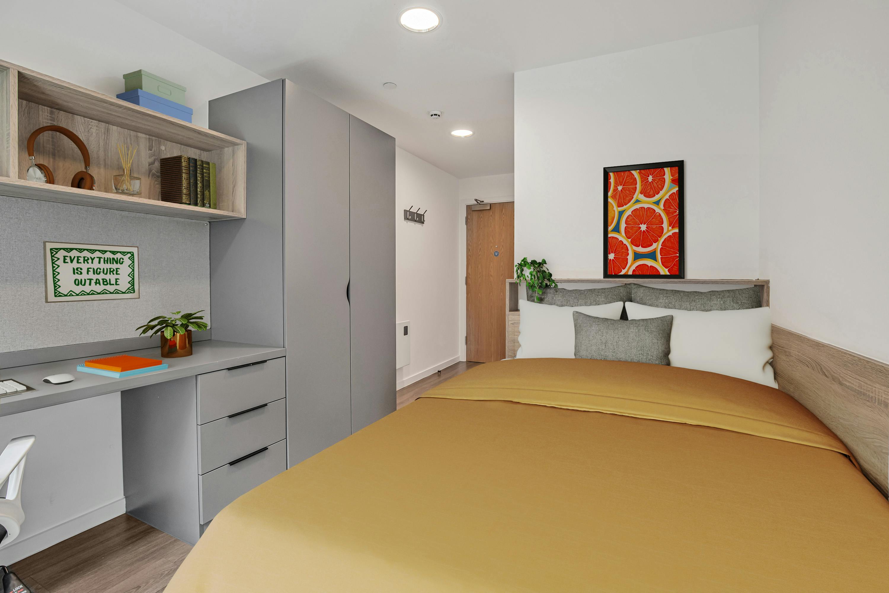 Bronze Ensuite Lower Level