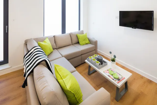 5 Bed En-suite Upper Floors room image 8