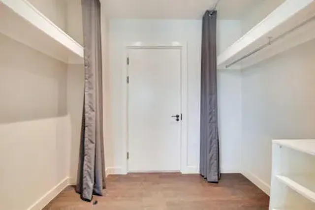 Studio room image 3