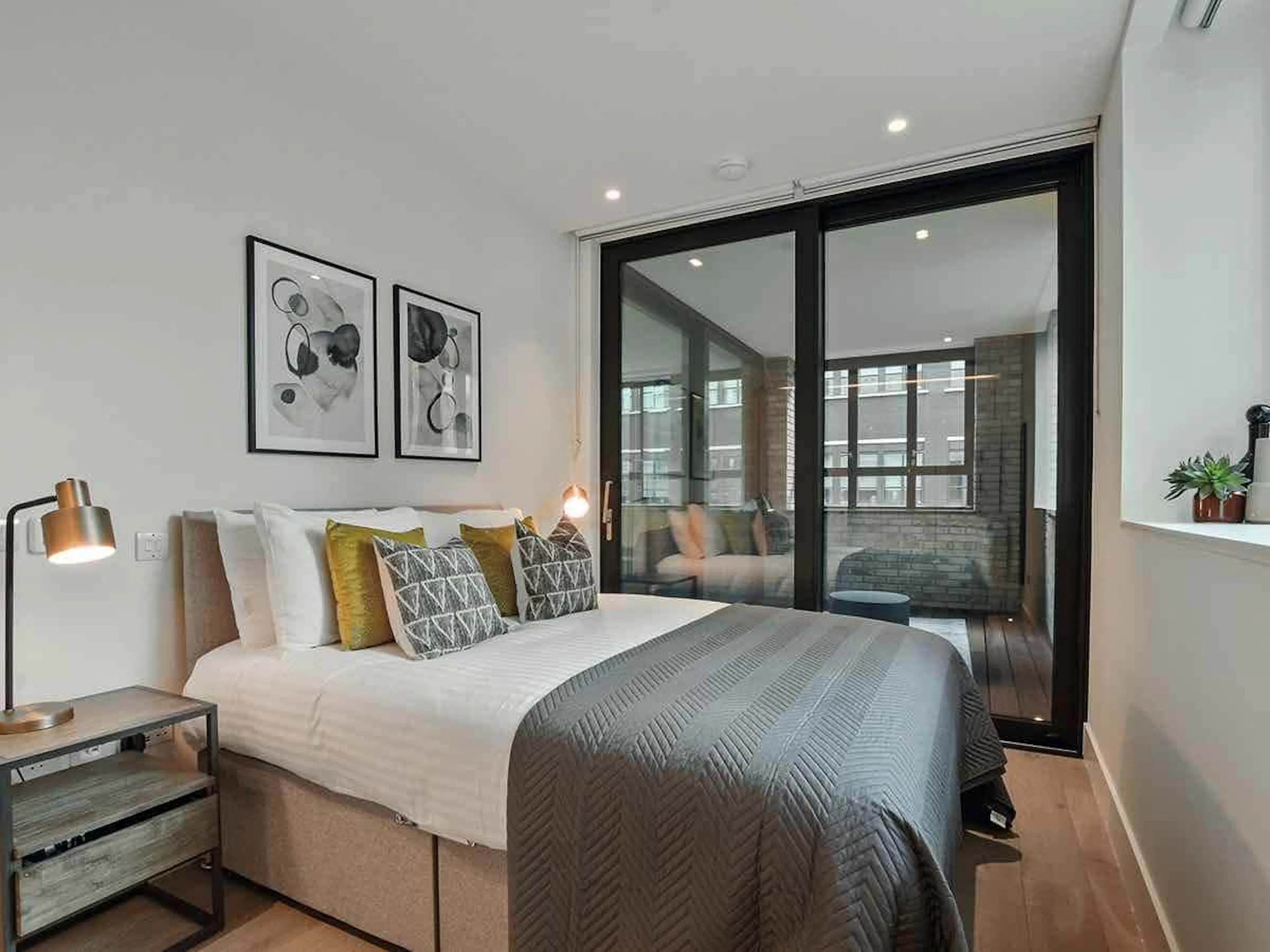 ROOM ROOM 2