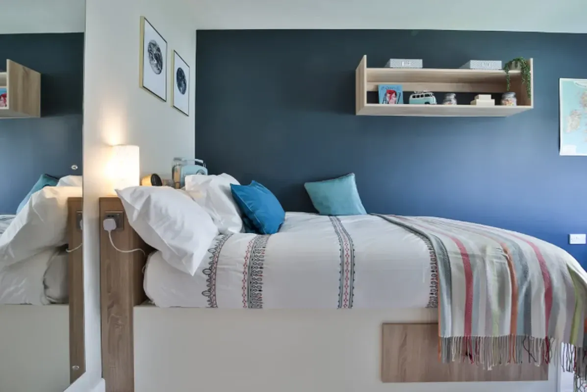 Premium 2 Bed Apartment - Smaller Shared Space