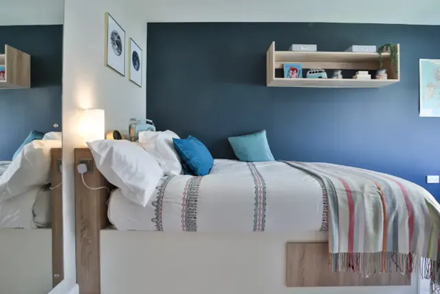 Premium 2 Bed Apartment - Smaller Shared Space room image 1