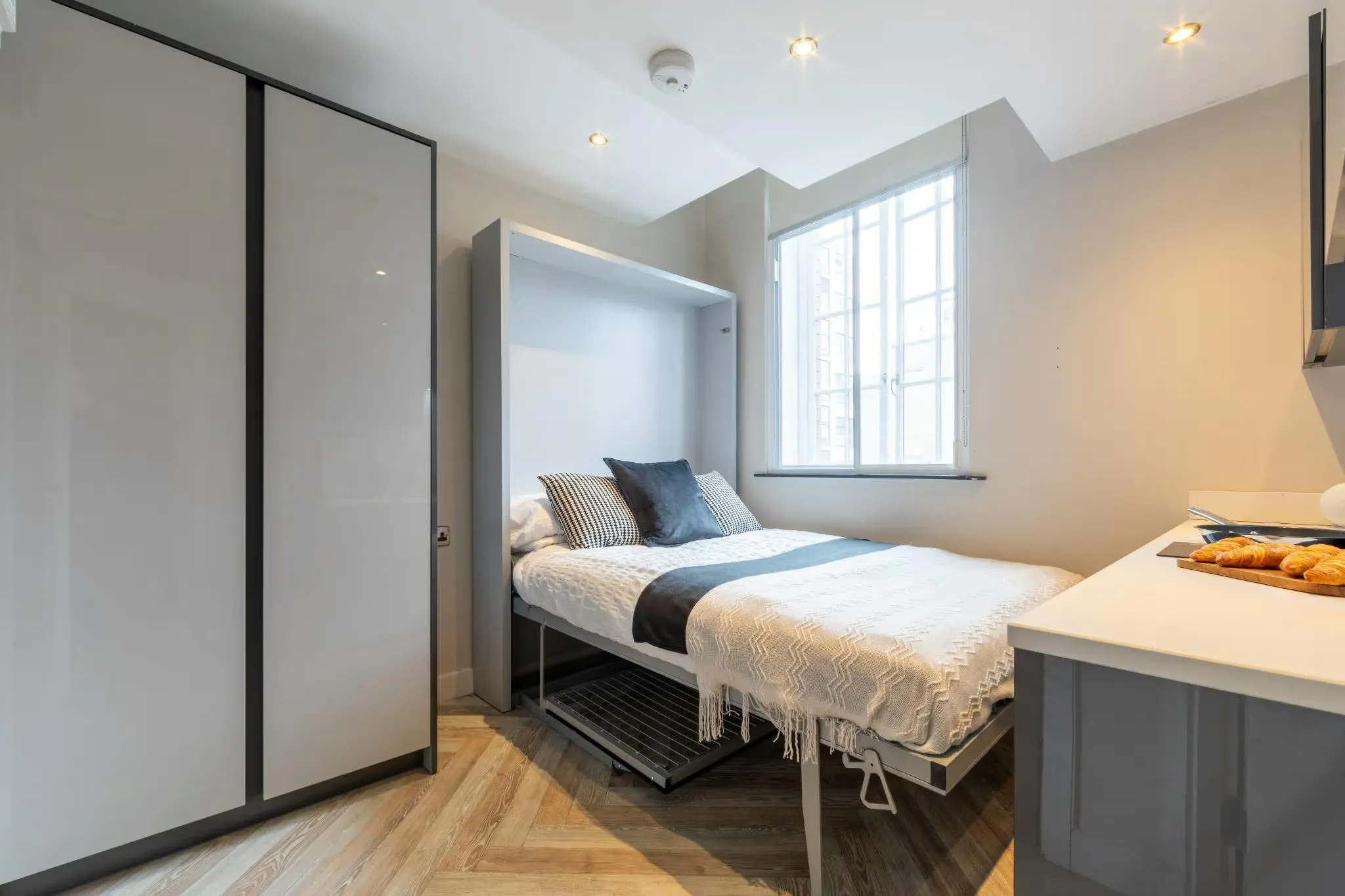 Silver Studio ROOM 1