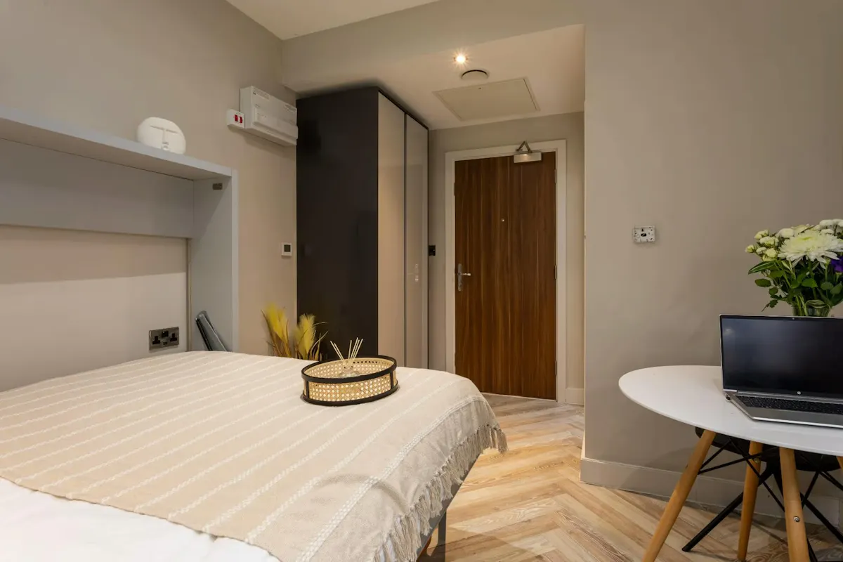 Silver Studio ROOM