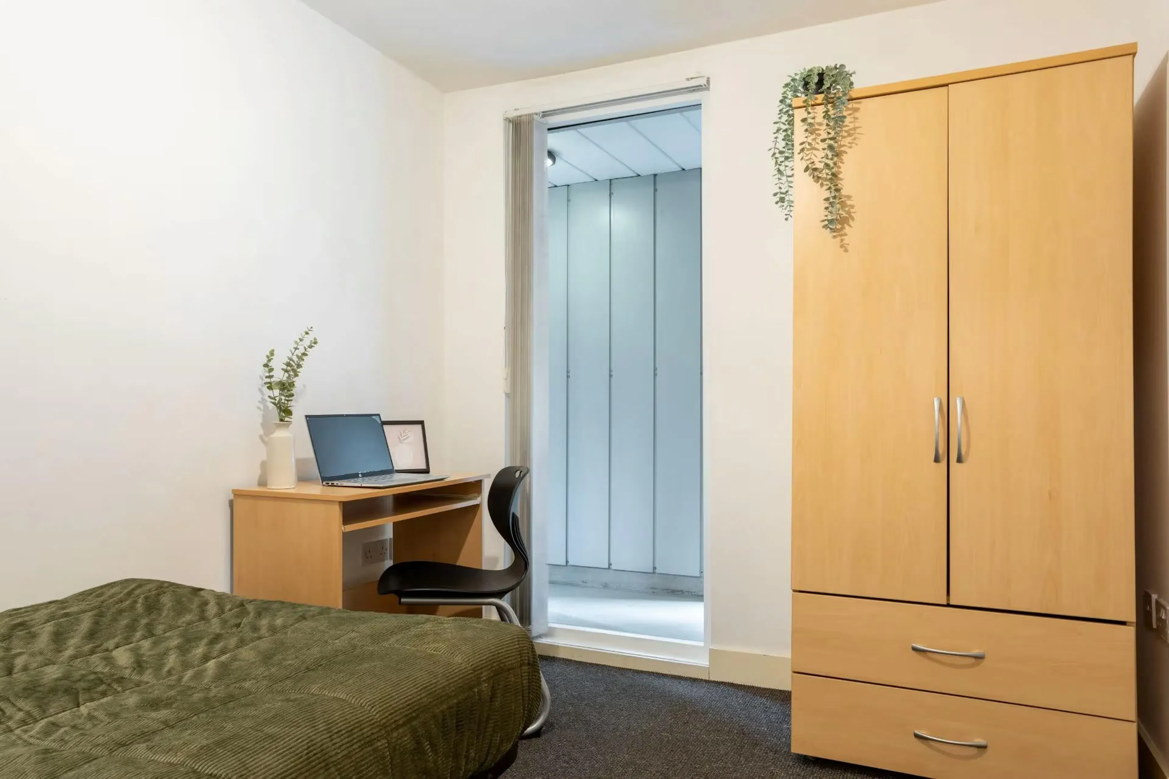 Bronze Non Ensuite ROOM 1