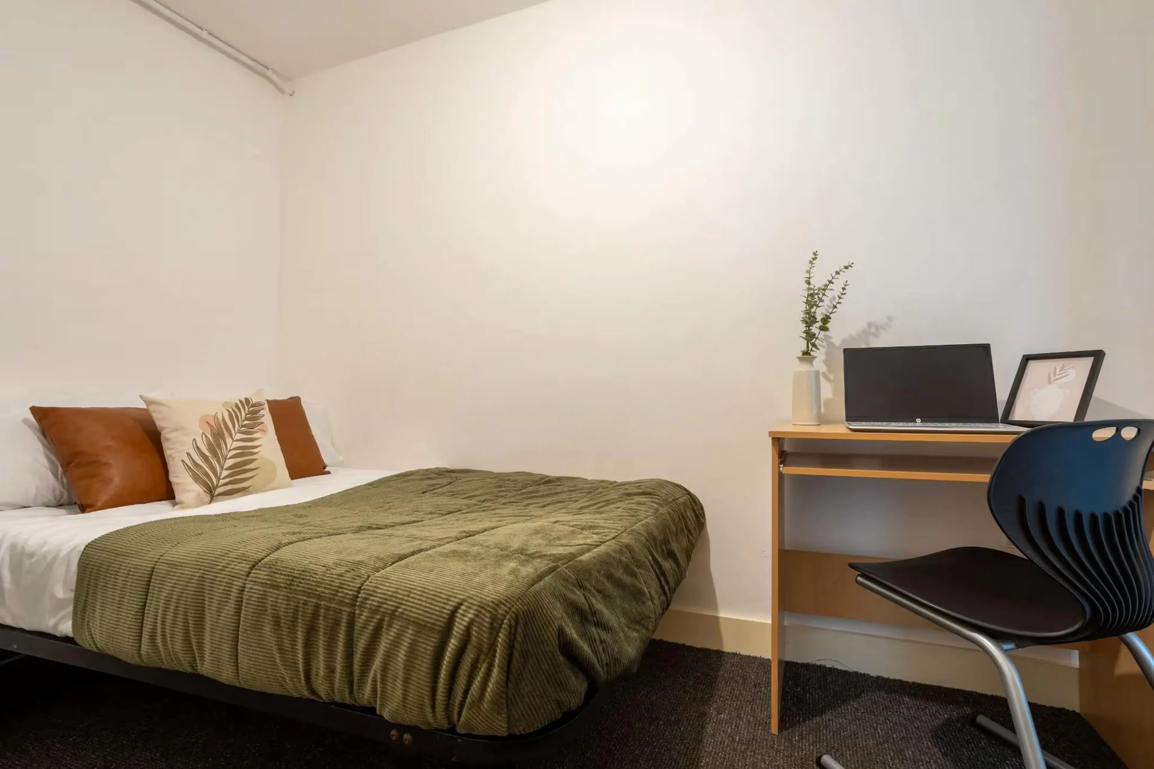 Bronze Non Ensuite ROOM 2