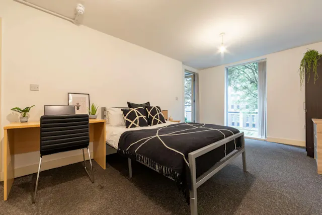 Gold Non Ensuite room image 1