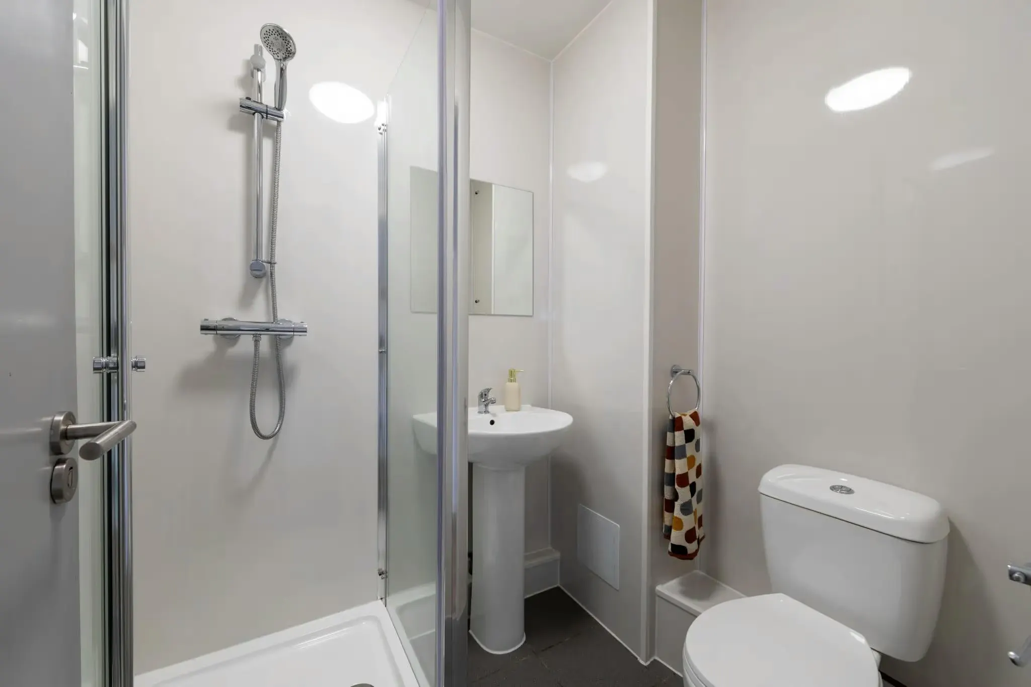 Gold ensuite