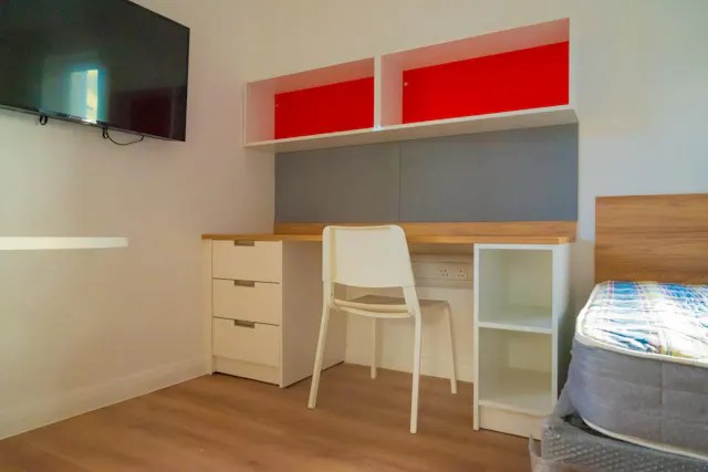 Platinum Studio  room image 3