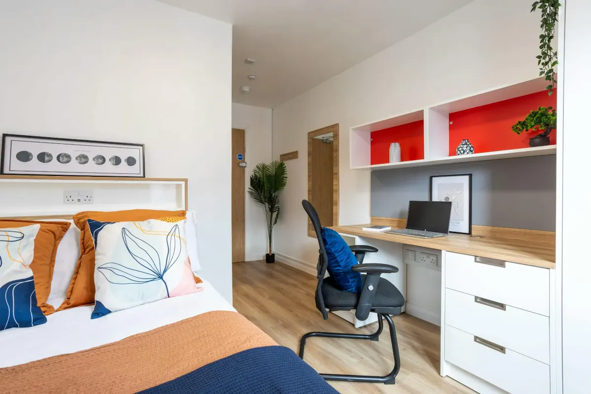 Silver Ensuite ROOM