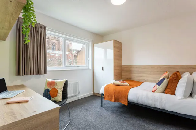 Gold Non Ensuite room image 2