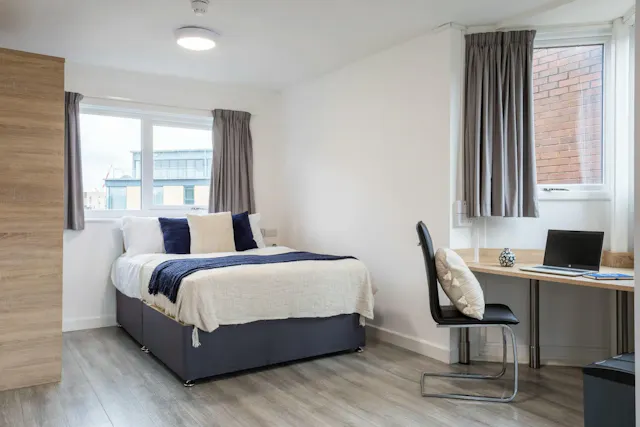 Platinum Studio  room image 1