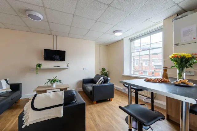 Gold Non Ensuite room image 6