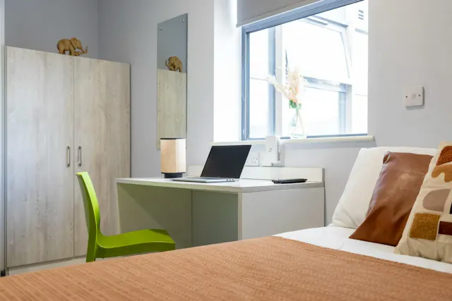Platinum Studio room image 1
