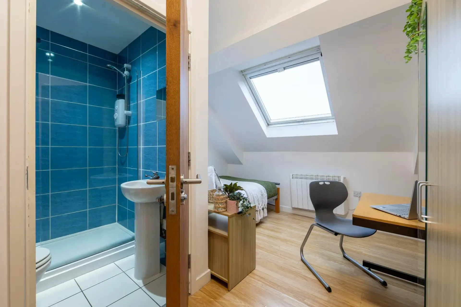 Bronze Ensuite