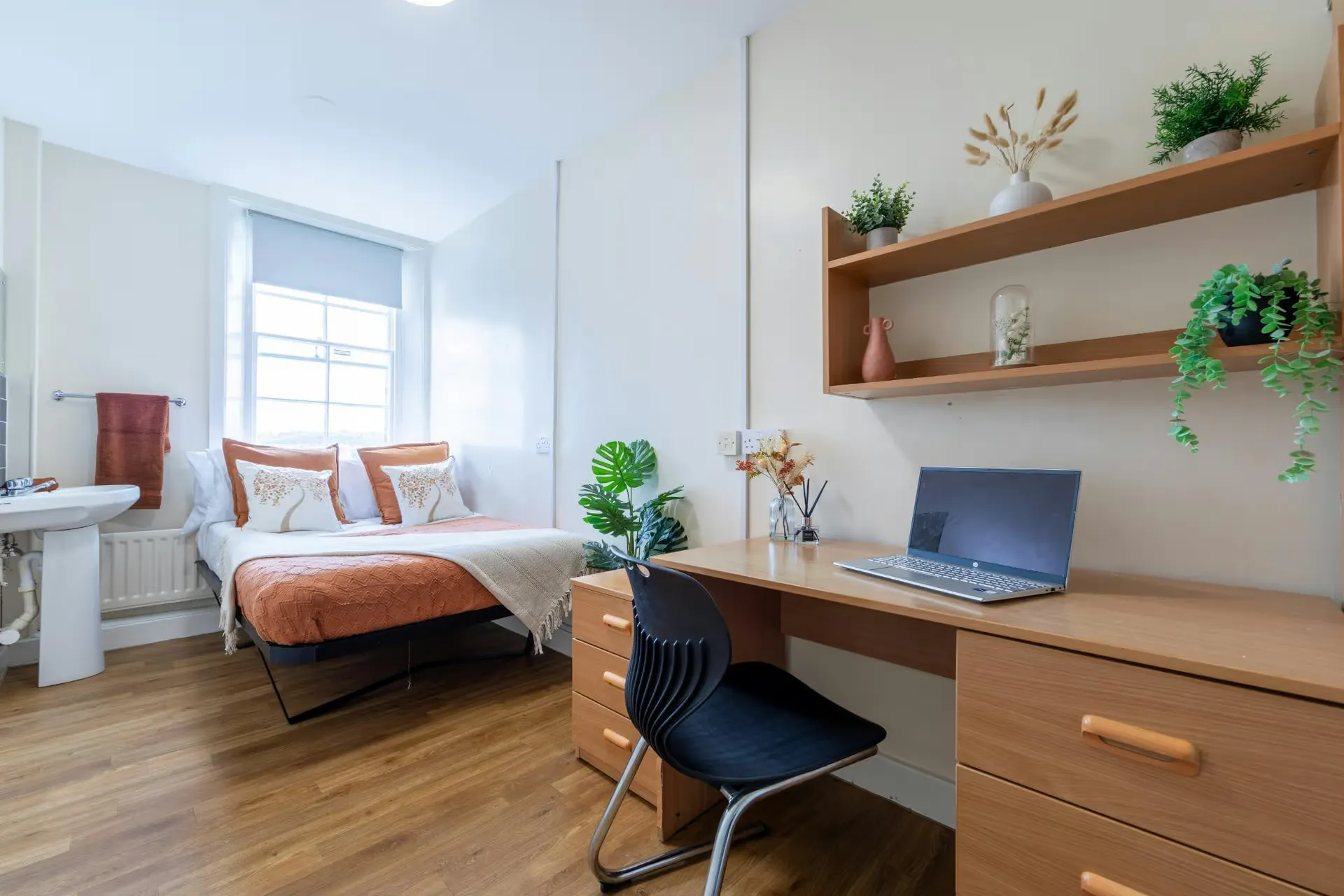 ROOM ROOM 1