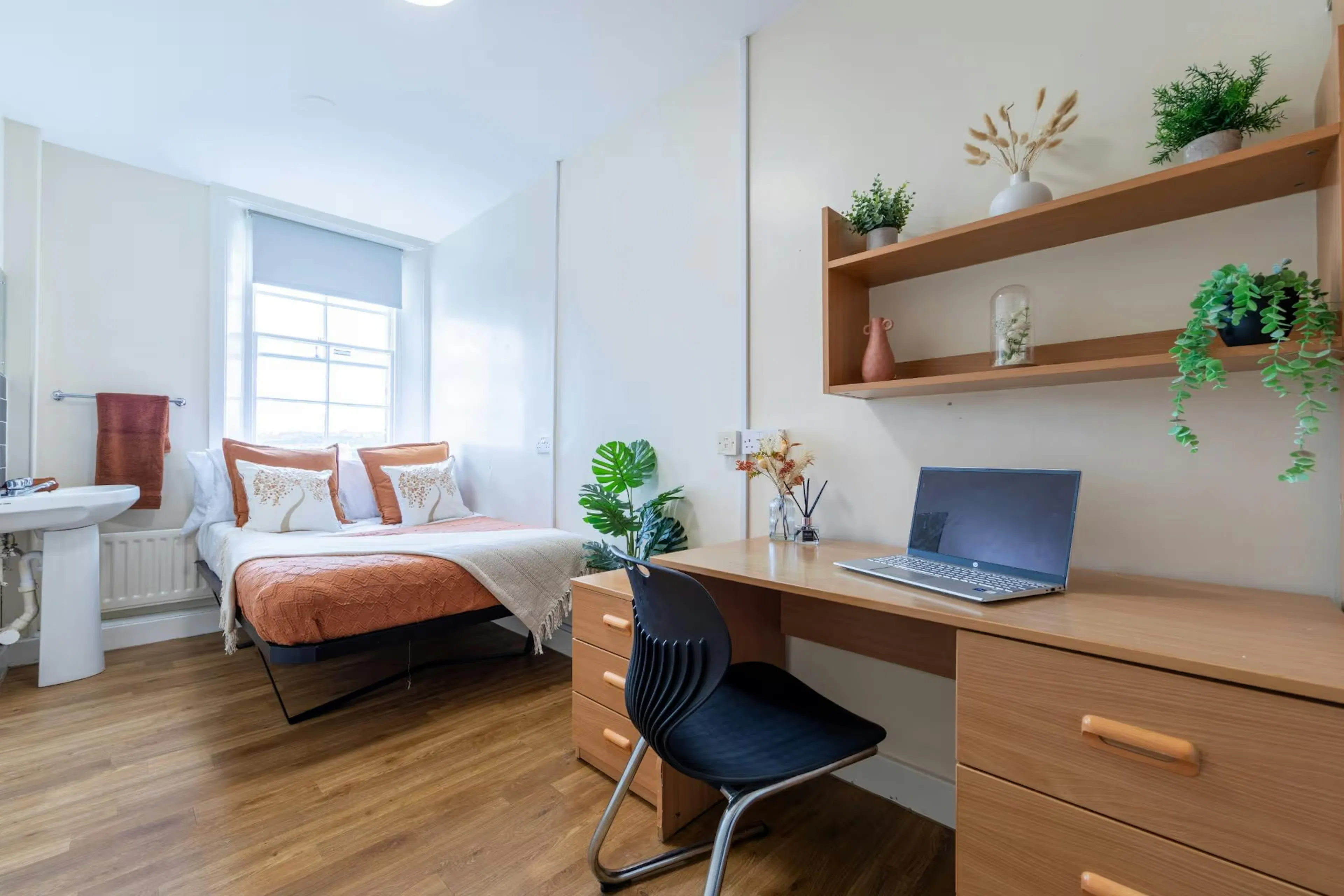 ROOM ROOM 1
