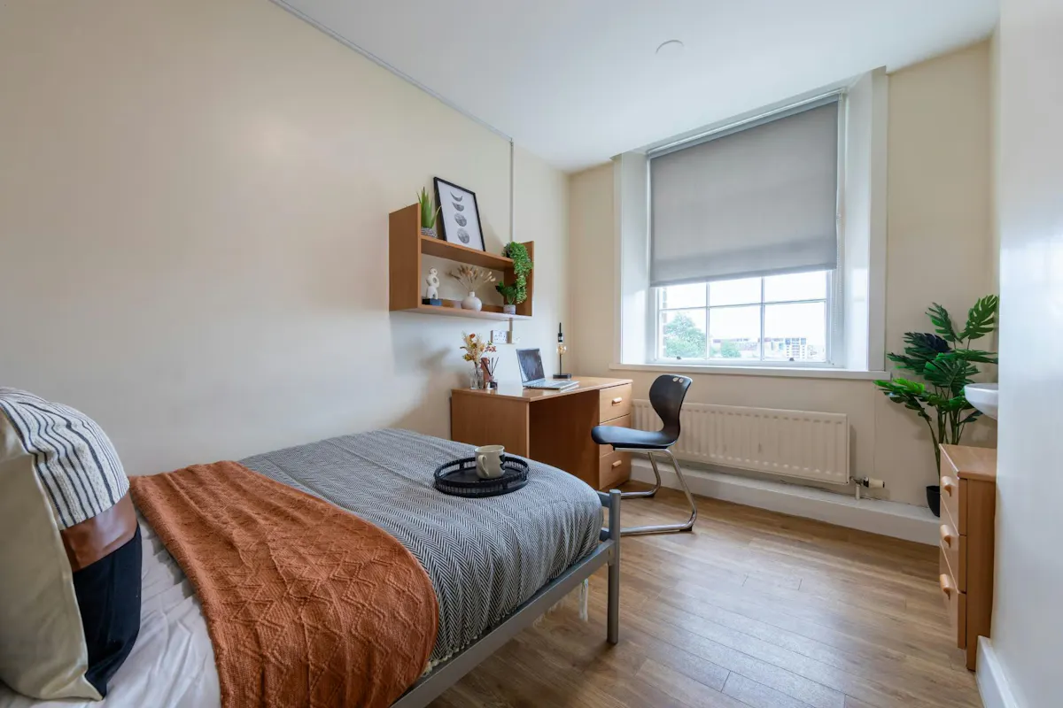 ROOM ROOM