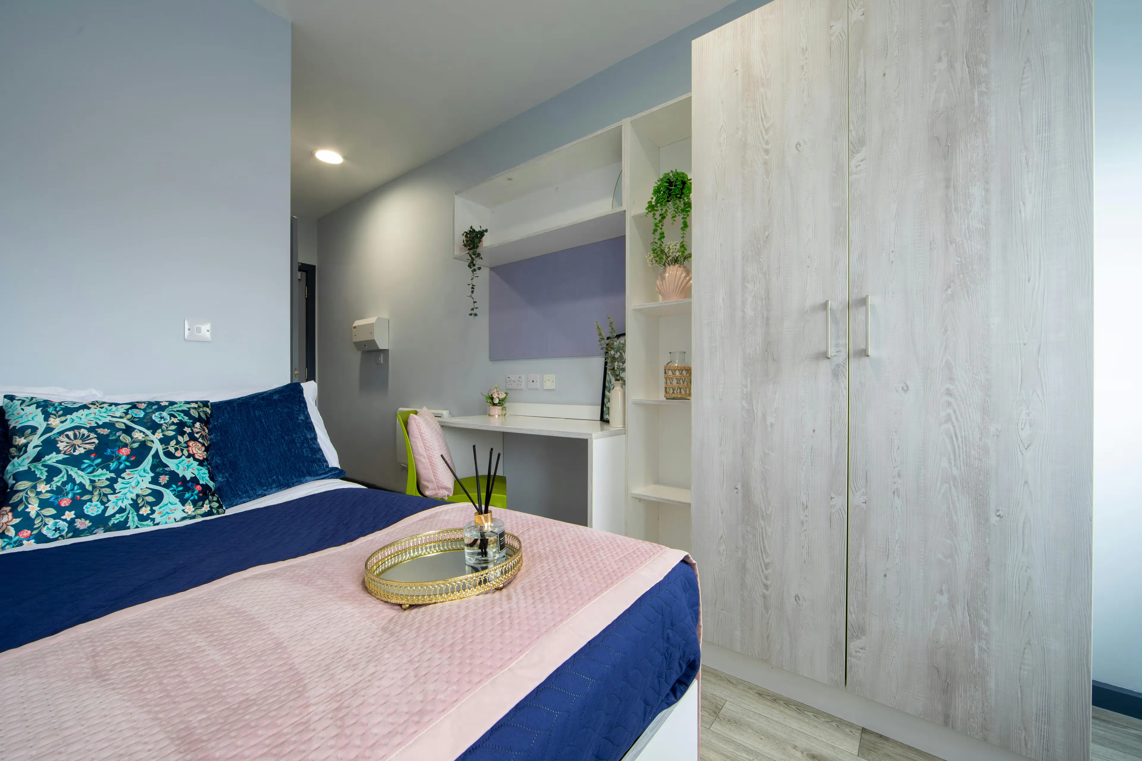 Silver Ensuite ROOM 2