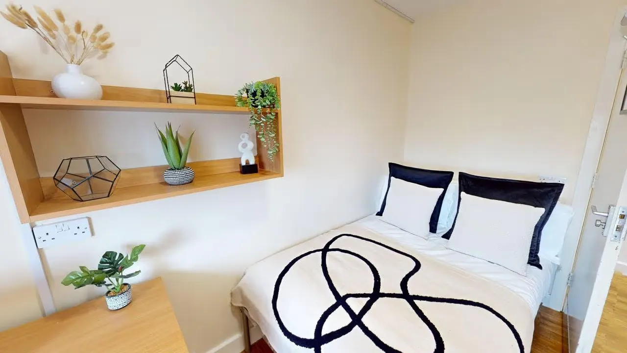 Bronze Non Ensuite