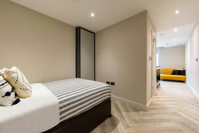 Platinum Studio  room image 2