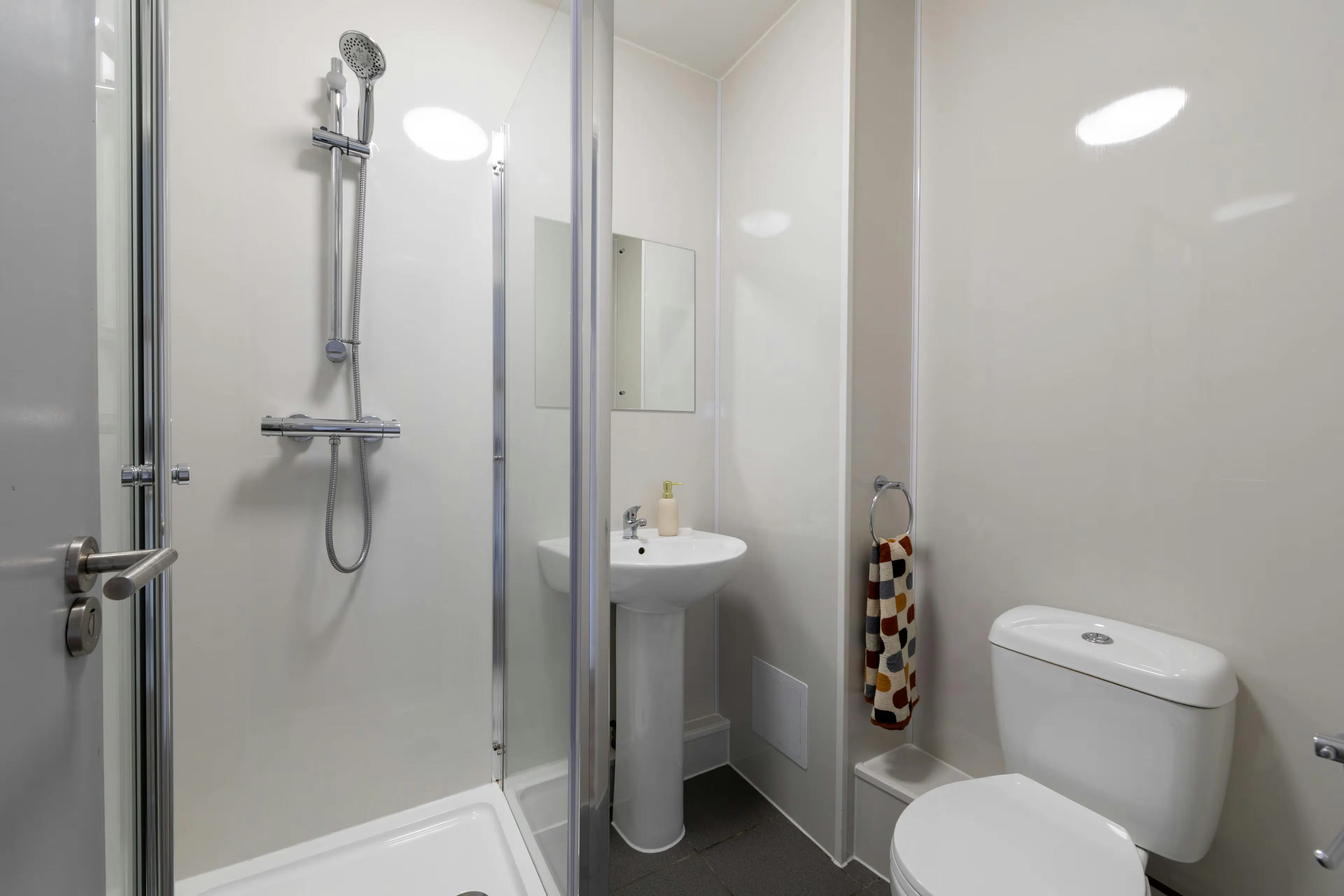 Bronze Ensuite