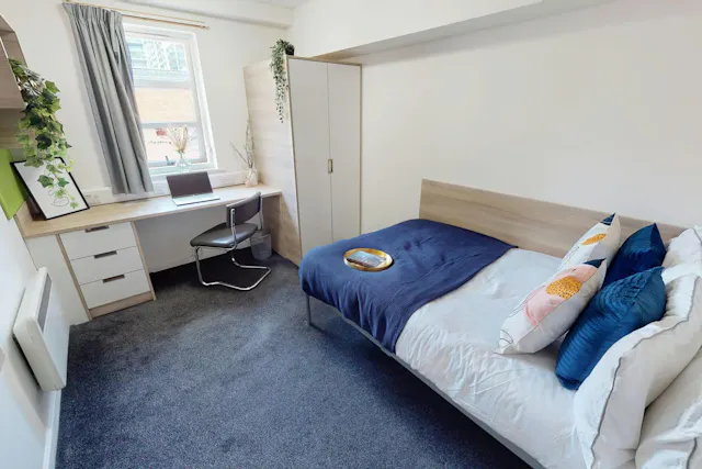 Silver Non Ensuite room image 1