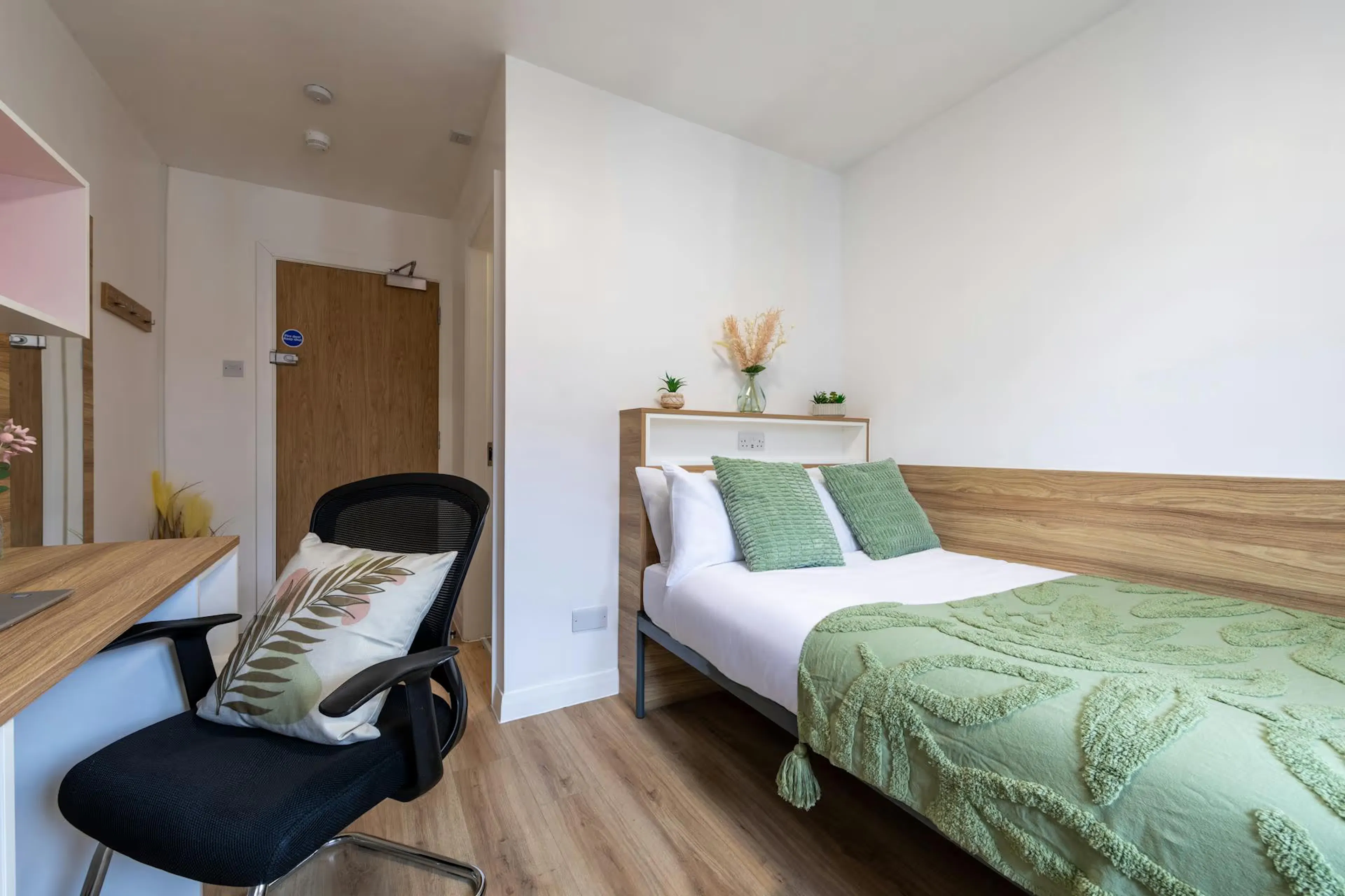 Silver Ensuite ROOM 4