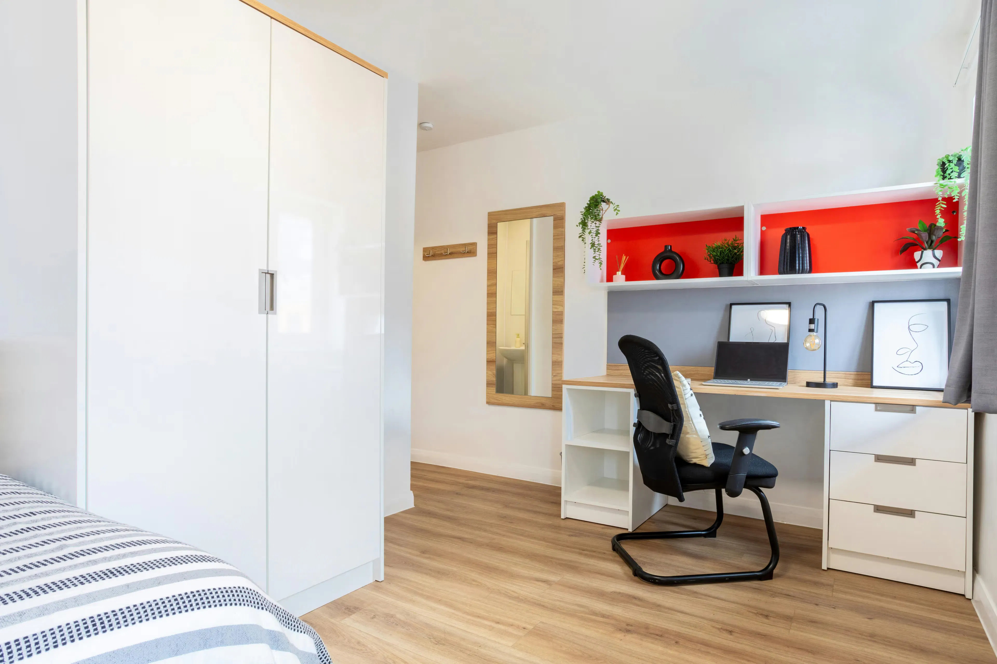 Gold ensuite