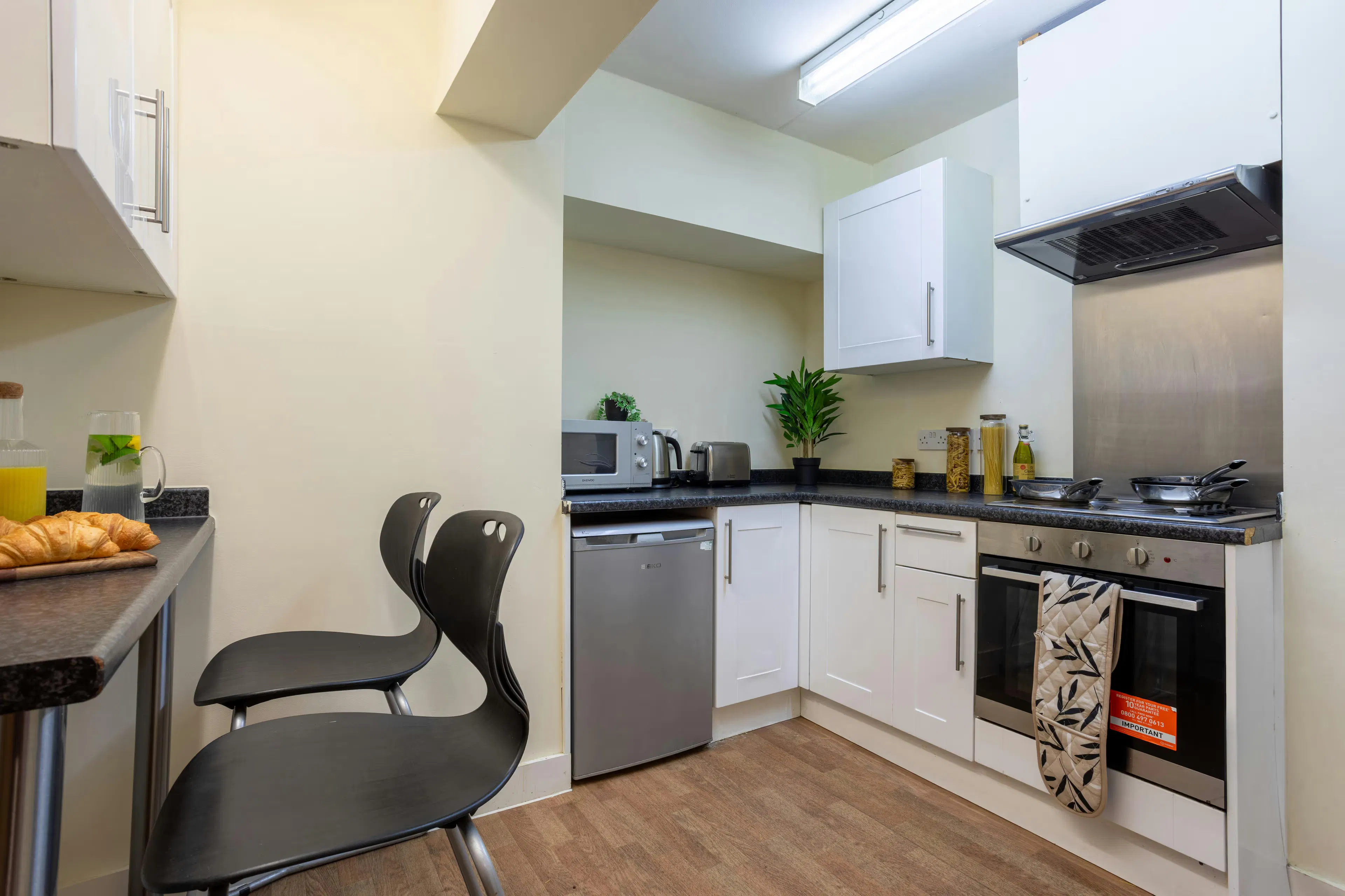 Bronze Non En-Suite KITCHEN 4