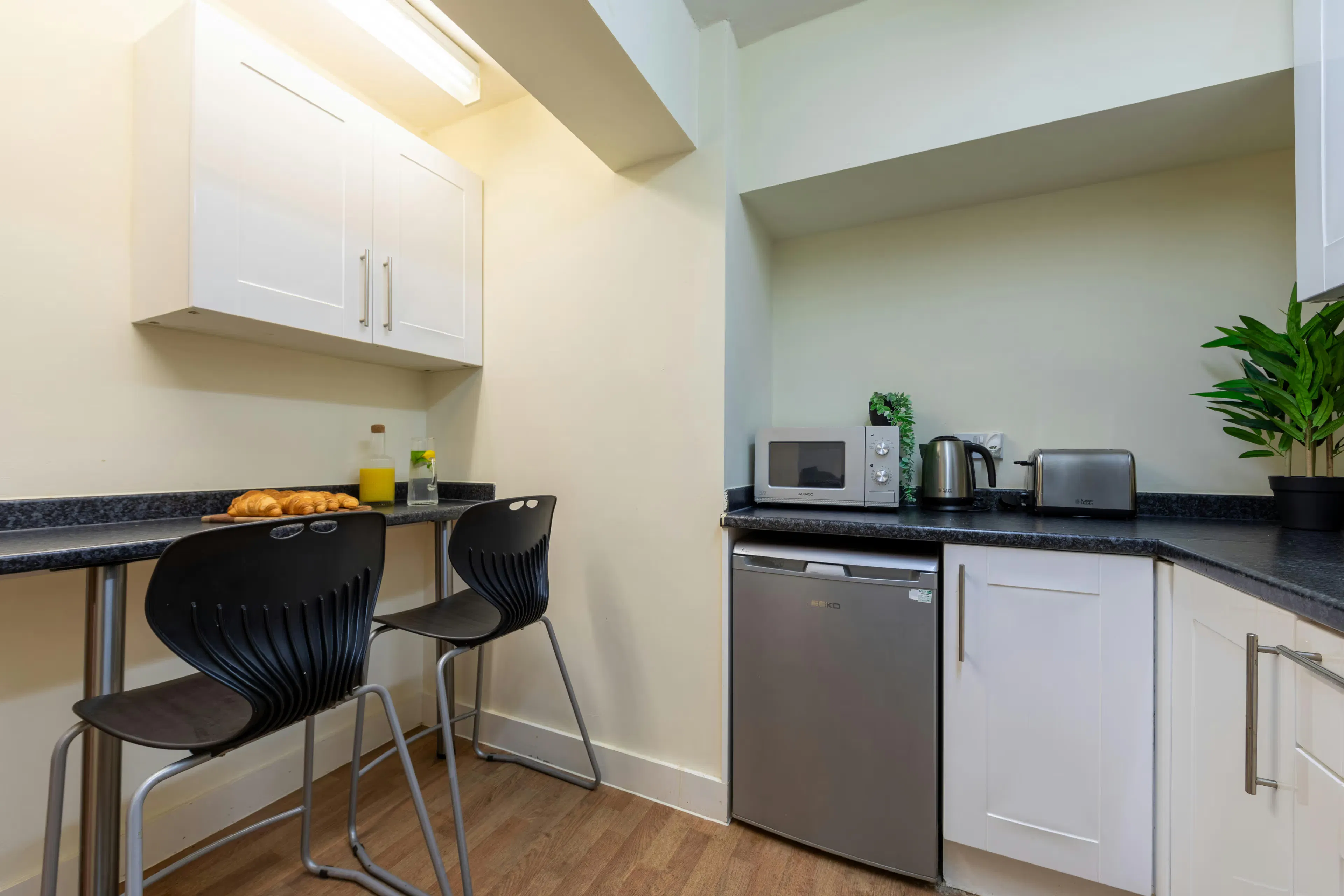 Bronze Non En-Suite KITCHEN 3