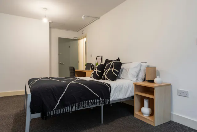 Gold Non Ensuite room image 4