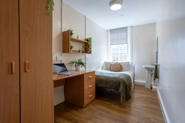 Silver Non Ensuite room image 1